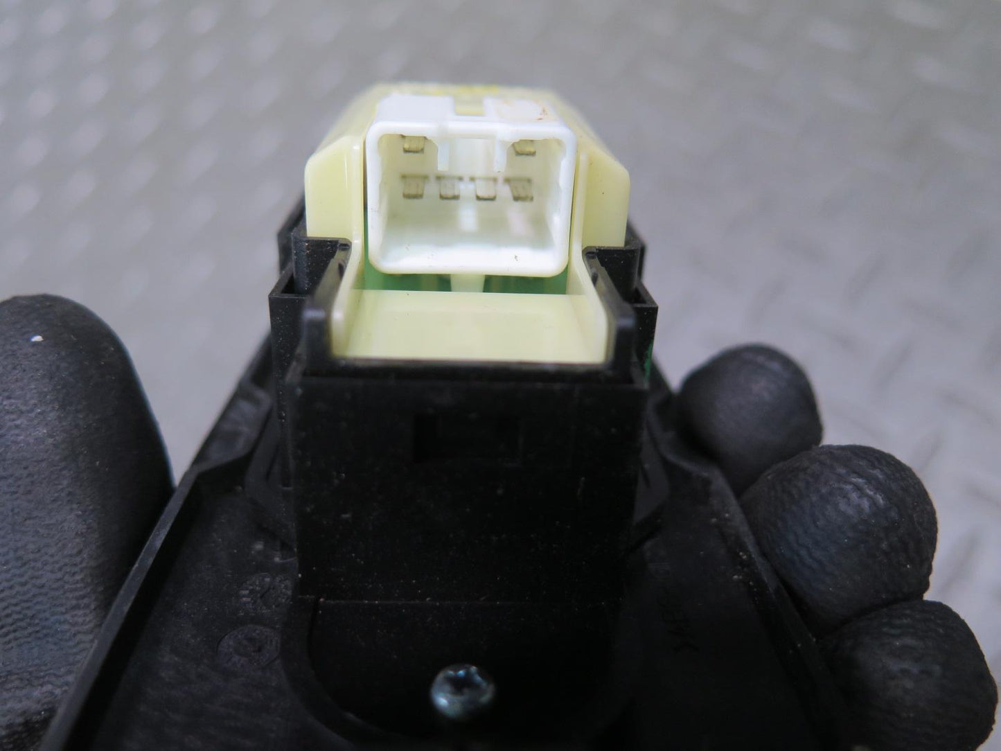 98-00 Lexus UCF20L LS400 Front Right Passenger Door Window Switch w Trim OEM