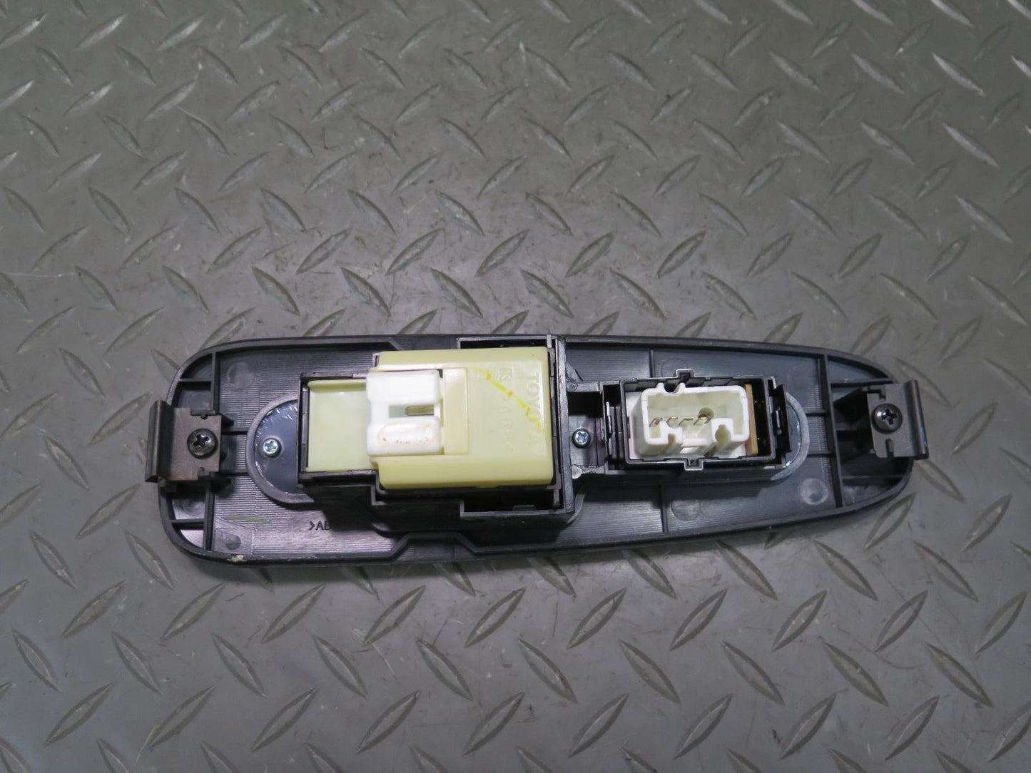 98-00 Lexus UCF20L LS400 Front Right Passenger Door Window Switch w Trim OEM