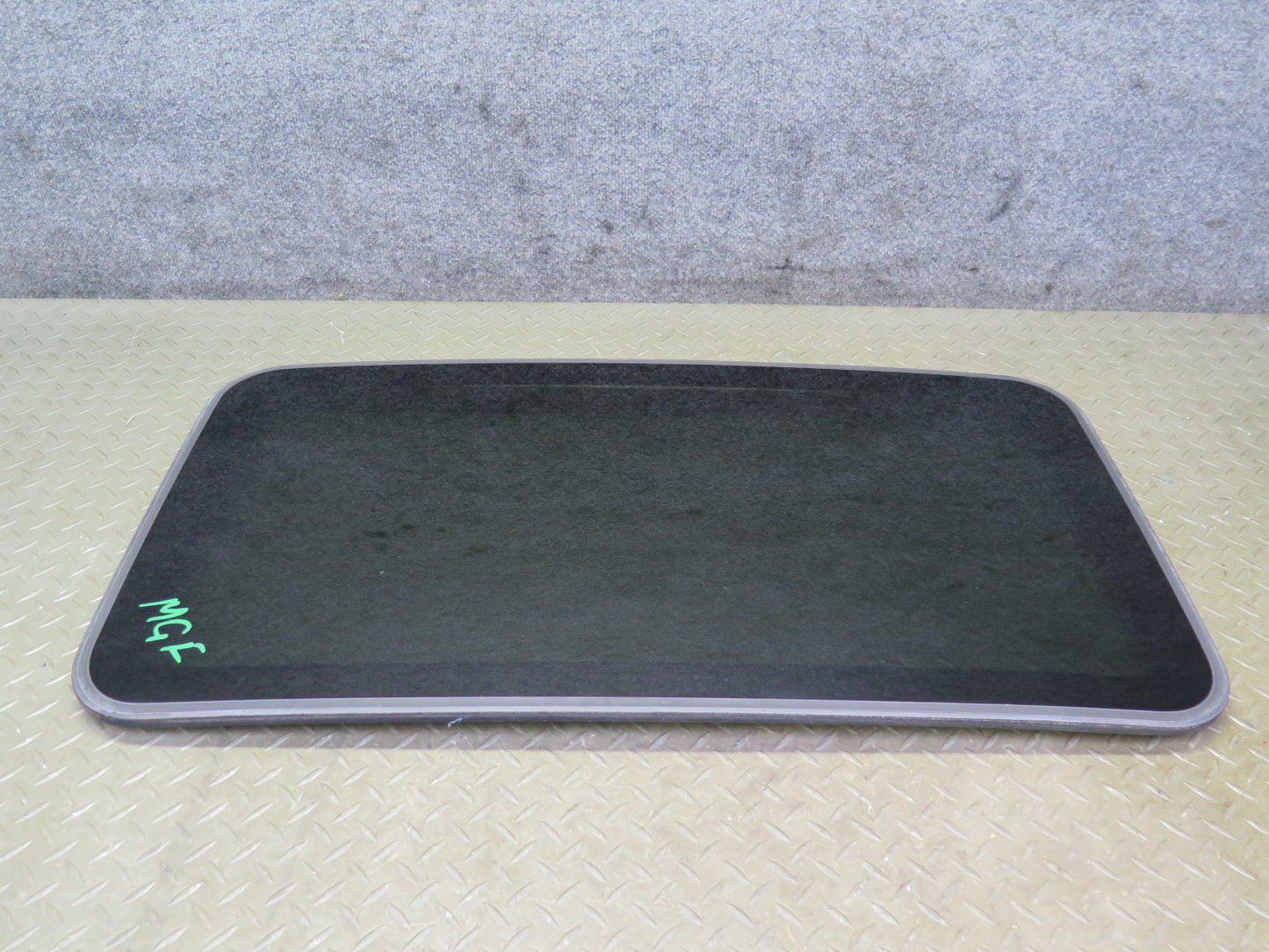 2014-2020 Maserati Ghibli M157 Upper Sunroof Moon Roof Glass Window