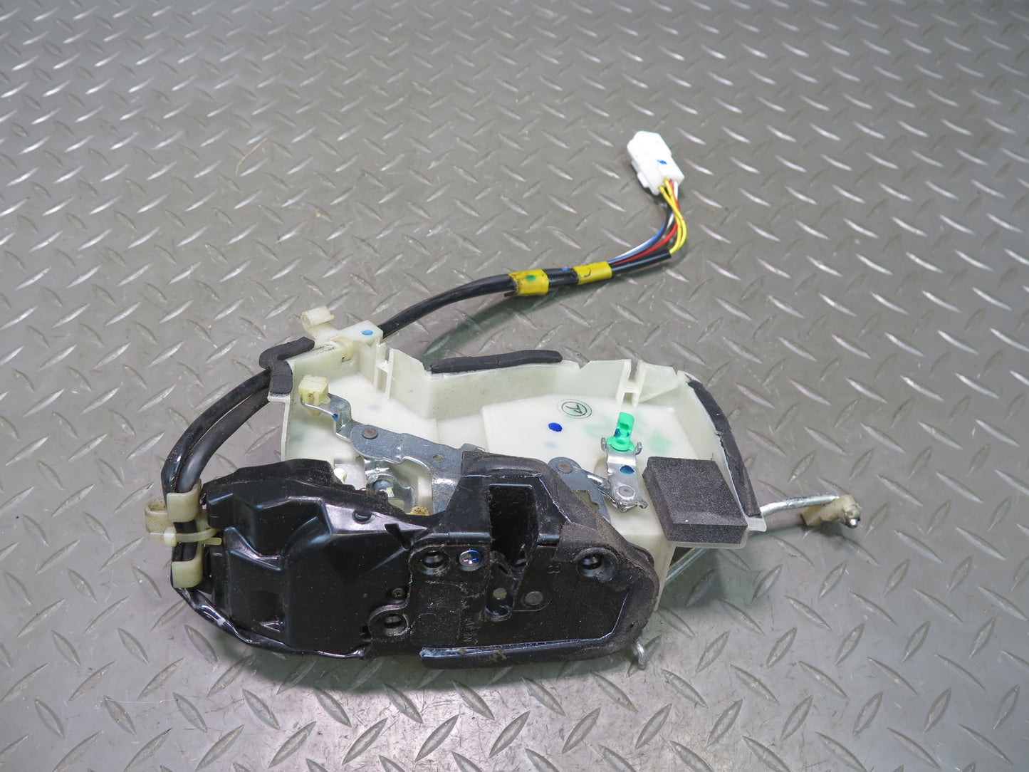 98-00 Lexus UCF20L LS400 Front Right Passenger Door Lock Latch Actuator OEM