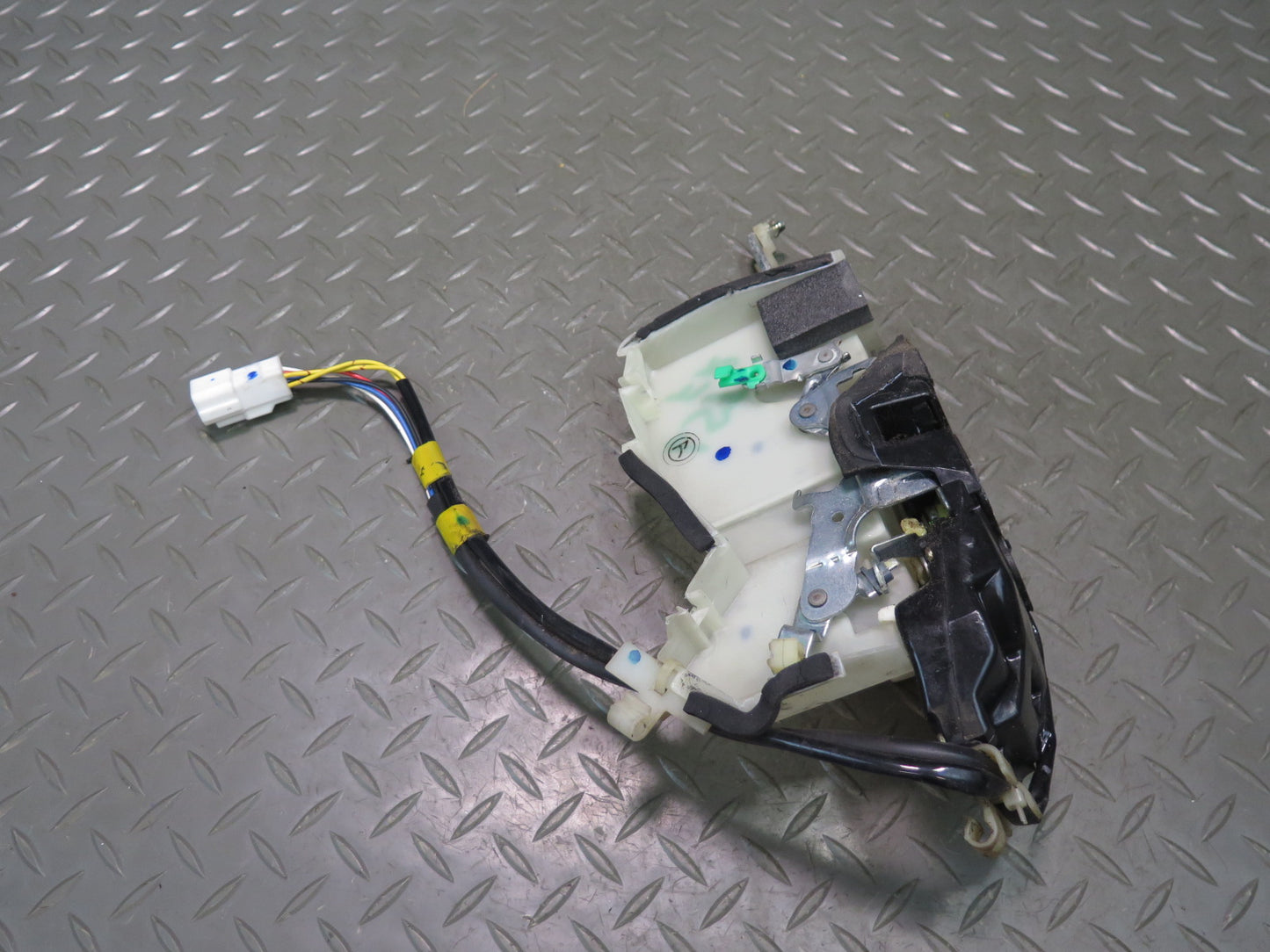 98-00 Lexus UCF20L LS400 Front Right Passenger Door Lock Latch Actuator OEM