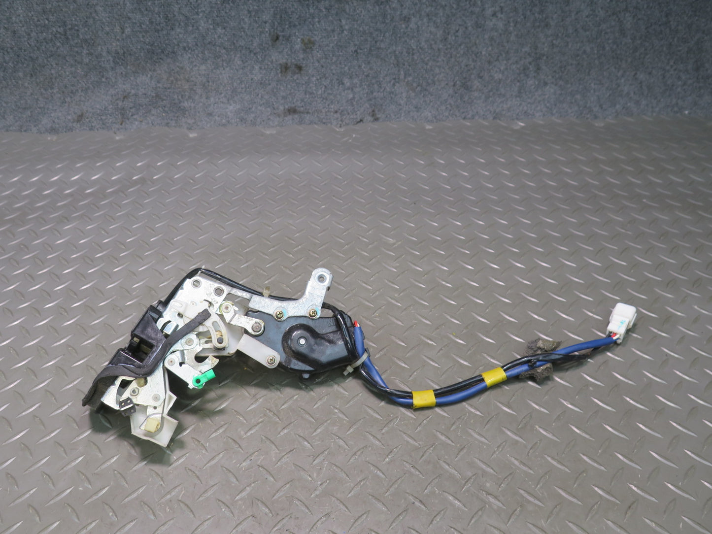 98-00 Lexus UCF20L LS400 Rear Right Door Lock Latch Actuator OEM