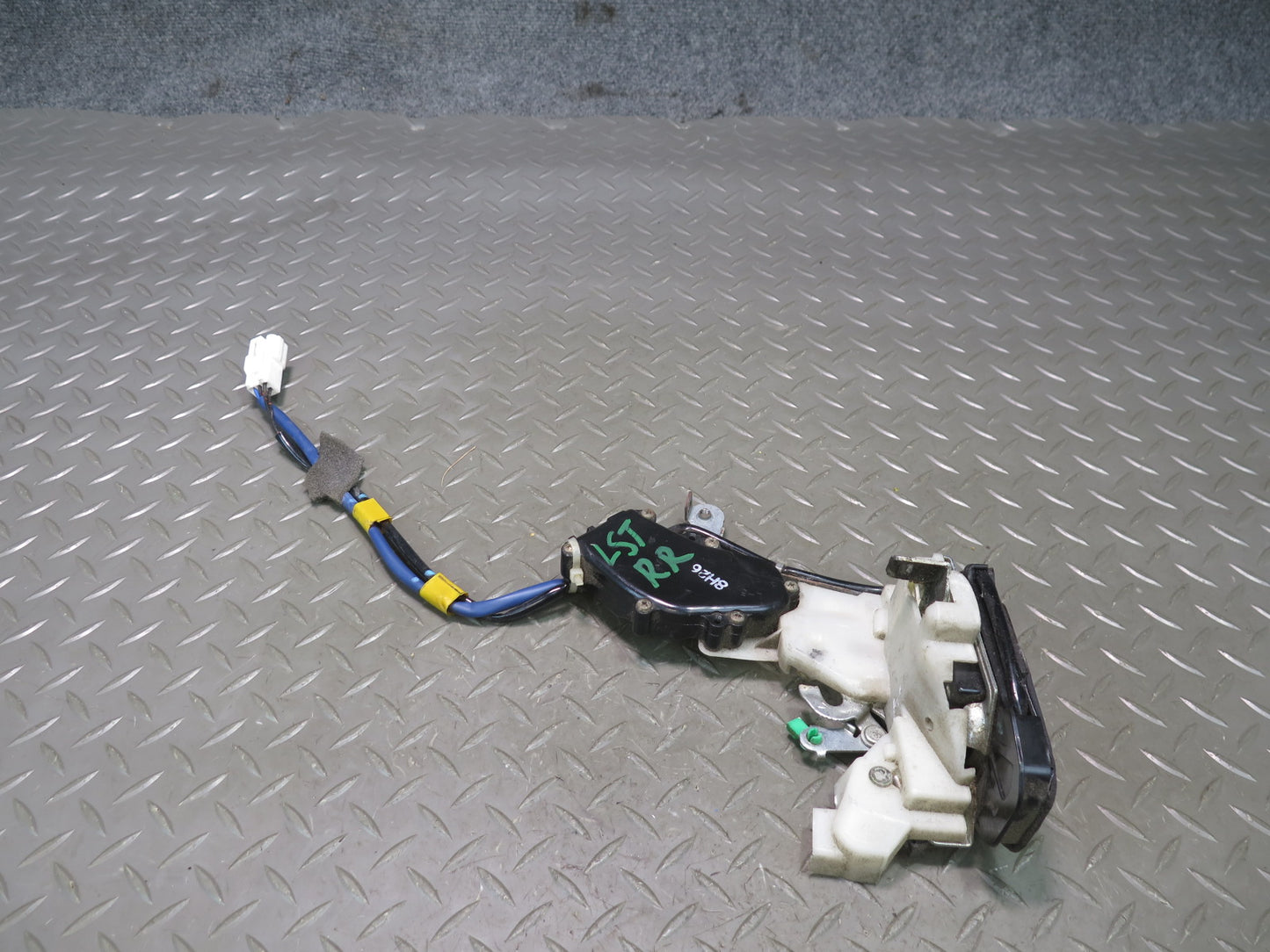 98-00 Lexus UCF20L LS400 Rear Right Door Lock Latch Actuator OEM