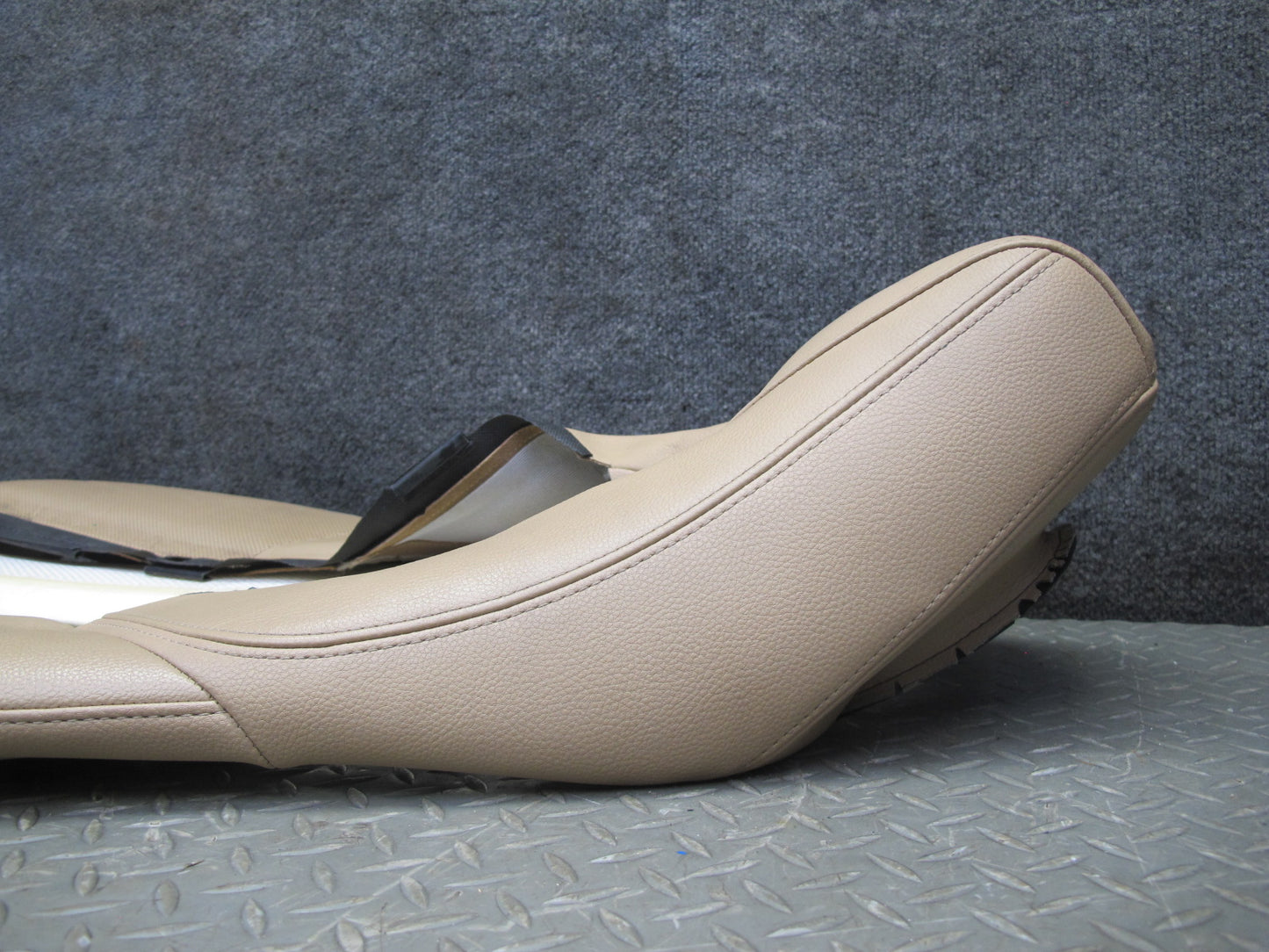 2010-2016 Porsche Panamera 970 Front Right Pass Side Upper Seat Cushion