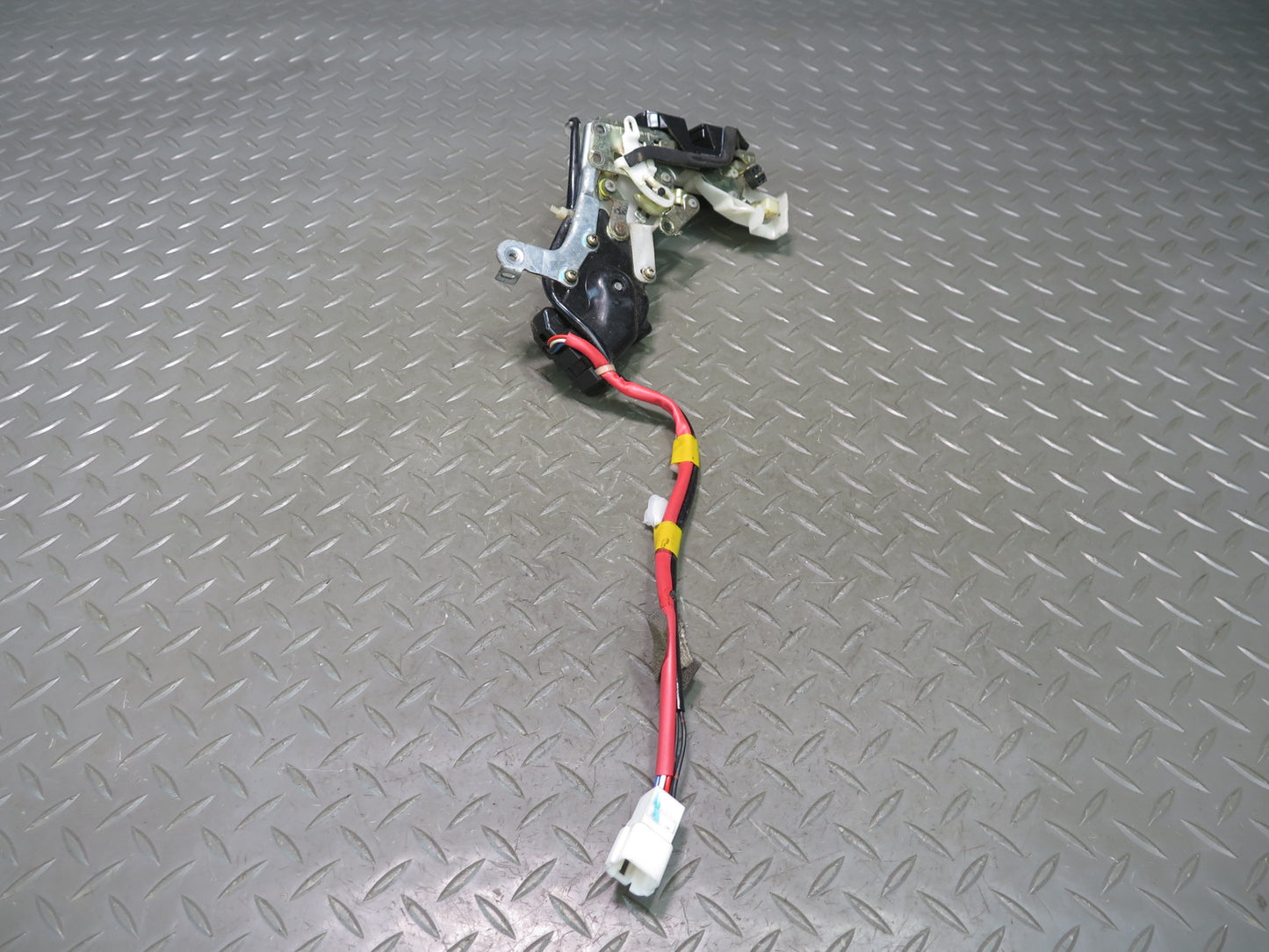 98-00 Lexus UCF20L LS400 Rear Left Door Lock Latch Actuator OEM