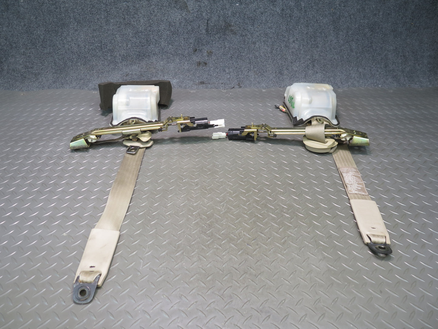 98-00 LEXUS LS400 FRONT RIGHT & LEFT SIDE SEATBELT RETRACTOR SET OEM