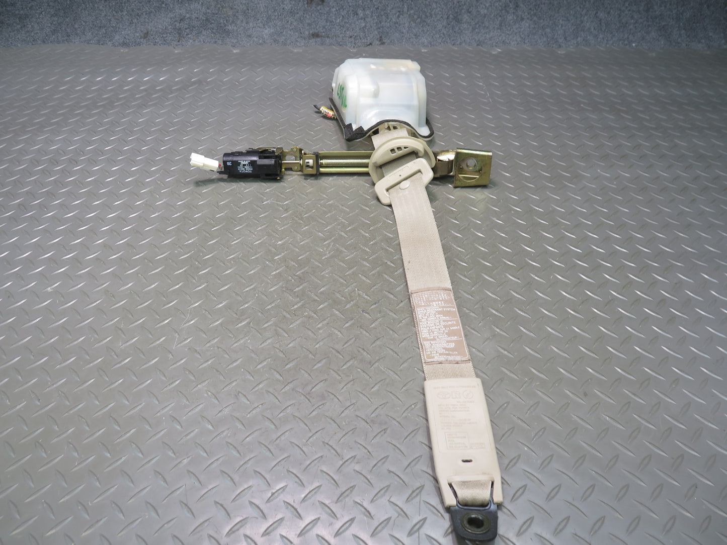 98-00 LEXUS LS400 FRONT RIGHT & LEFT SIDE SEATBELT RETRACTOR SET OEM