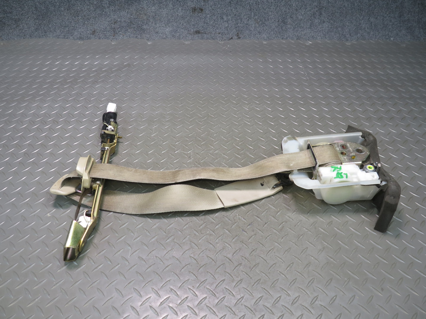 98-00 LEXUS LS400 FRONT RIGHT & LEFT SIDE SEATBELT RETRACTOR SET OEM
