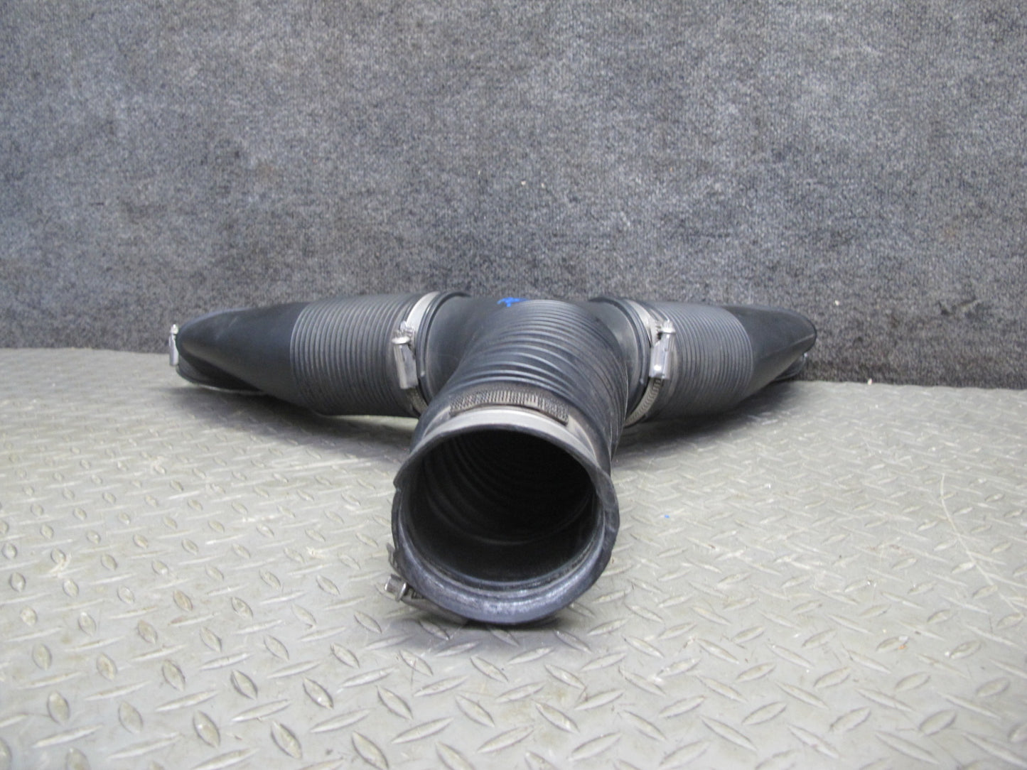 2011-2016 Porsche Panamera 970 3.6L Engine Air Intake Y Pipe Duct Hose Tube