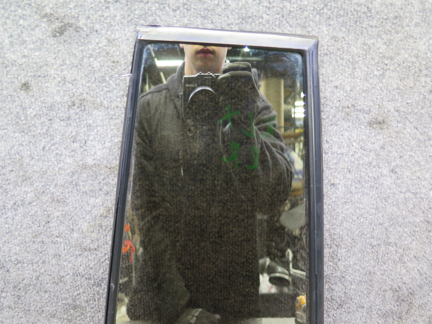 2003-2007 Lexus UZJ100L LX470 Rear Right Door Vent Fixed Glass Window