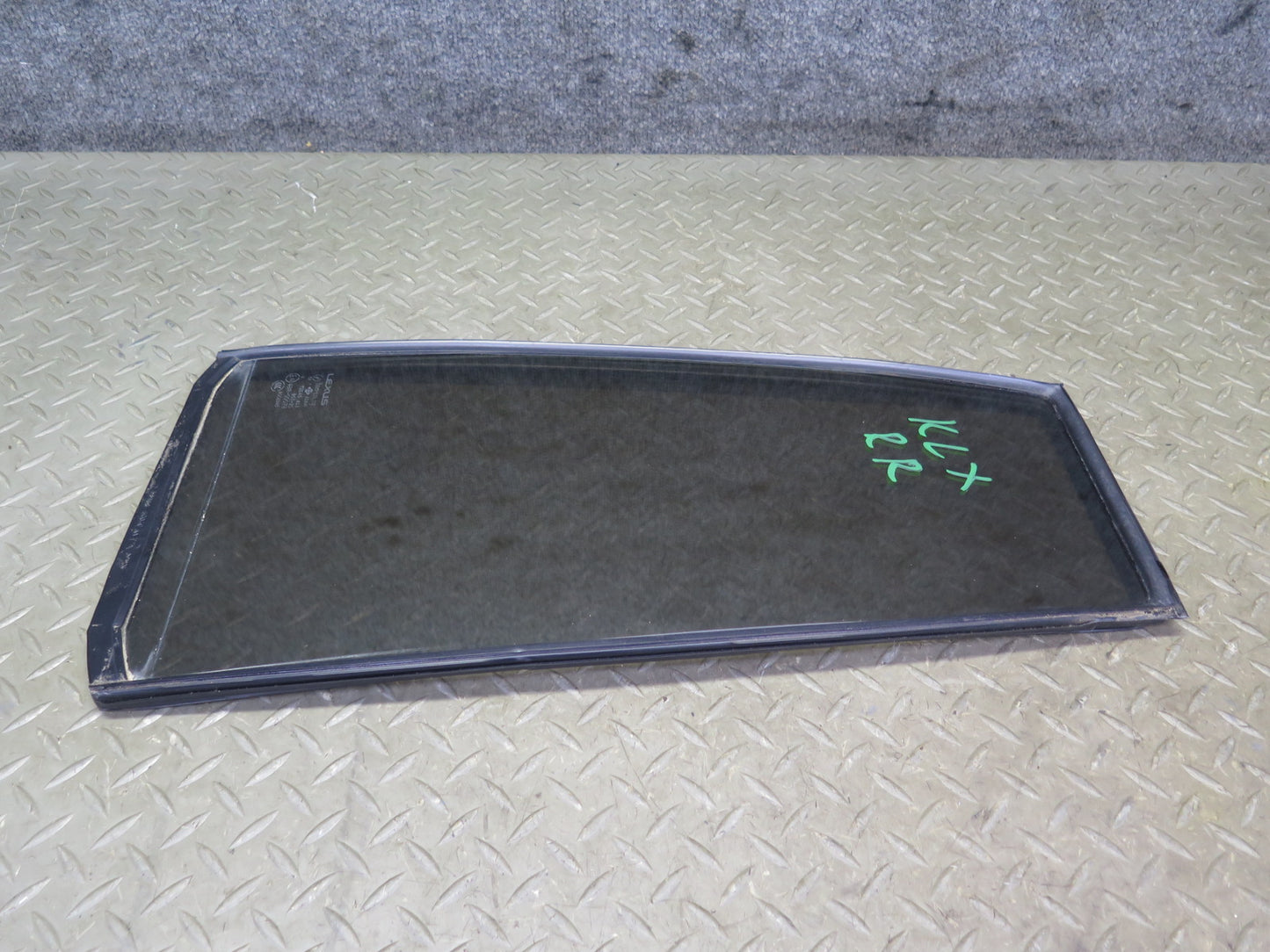 2003-2007 Lexus UZJ100L LX470 Rear Right Door Vent Fixed Glass Window