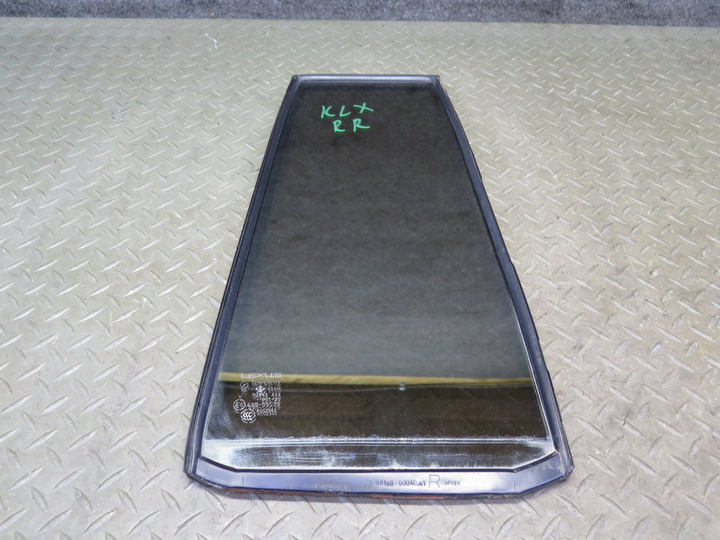 2003-2007 Lexus UZJ100L LX470 Rear Right Door Vent Fixed Glass Window