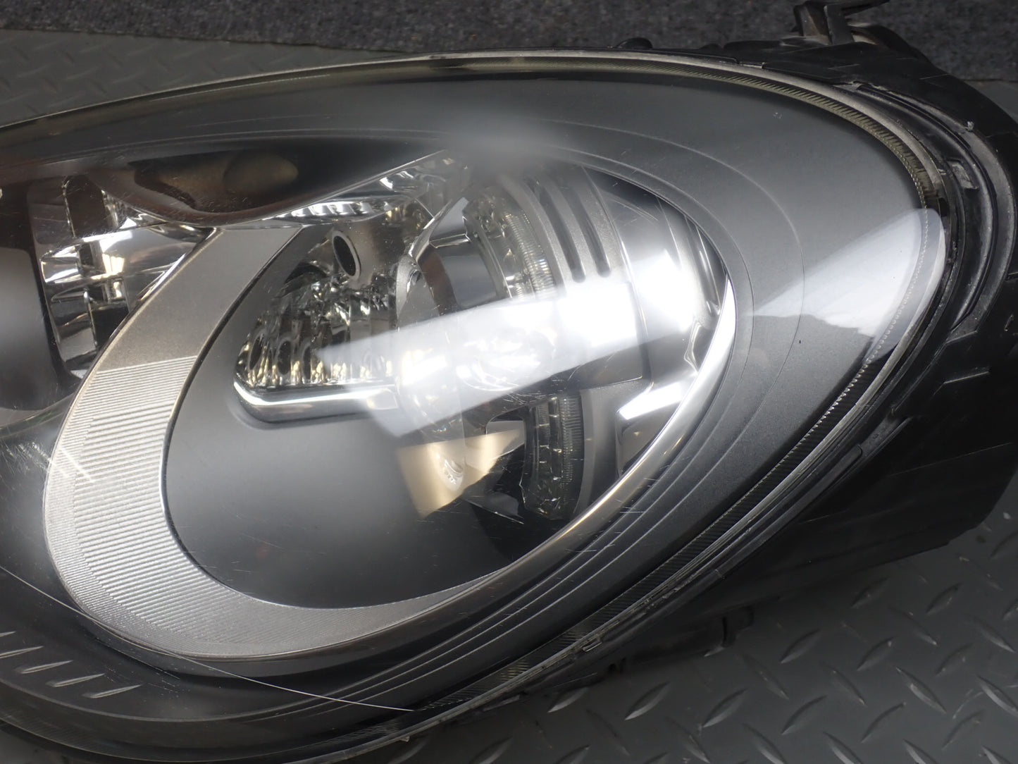 2011-2014 Porsche Cayenne 958 Front Left Xenon AFS HID Headlight Lamp