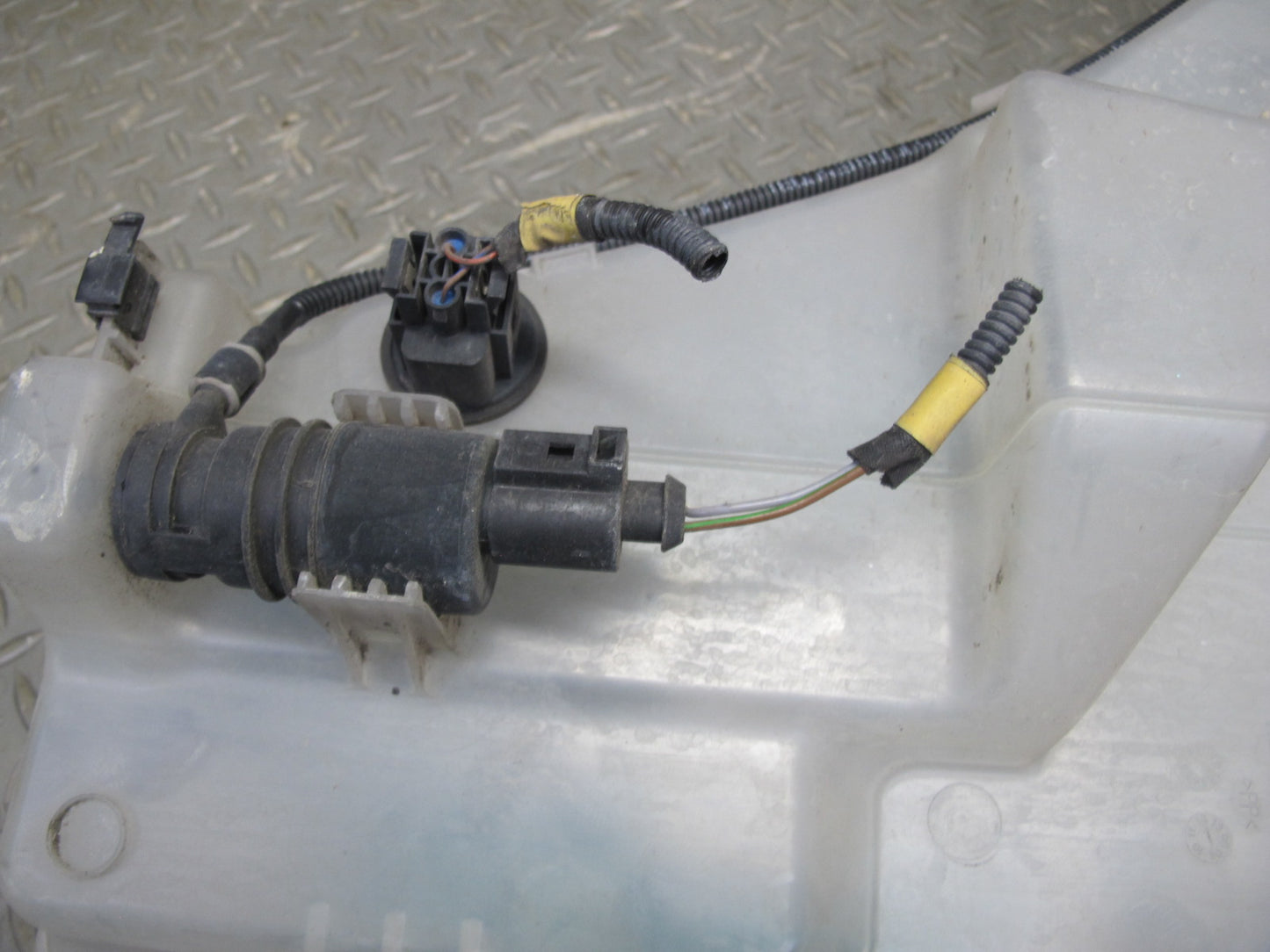 2010-2016 Porsche Panamera 970 Windshield Washer Fluid Tank Bottle Reservoir