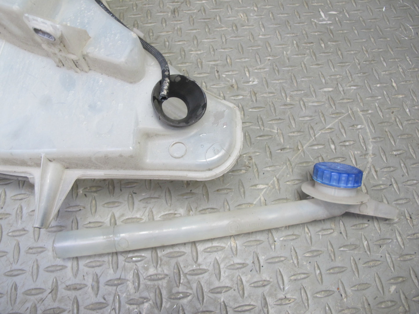 2010-2016 Porsche Panamera 970 Windshield Washer Fluid Tank Bottle Reservoir