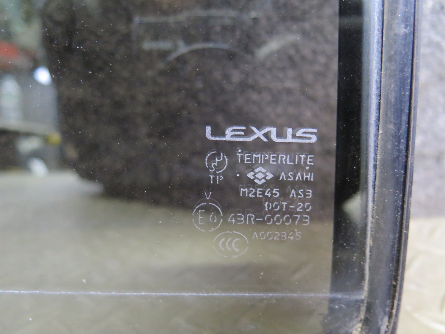2003-2007 Lexus UZJ100L LX470 Rear Left Door Vent Fixed Glass Window