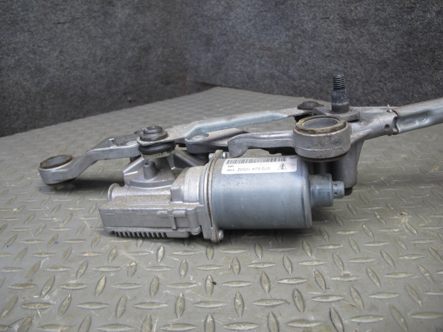 2010-2016 Porsche Panamera 970 Front Windshield Wiper Transmission Linkage Motor