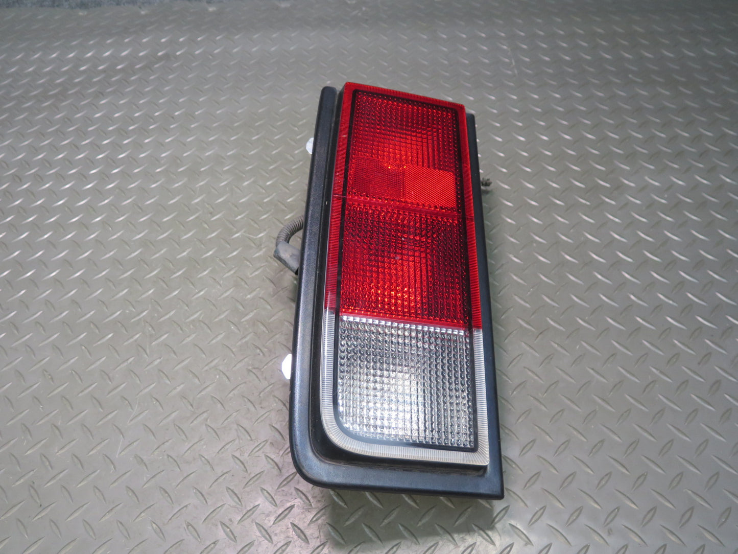 2005-2009 Hummer H2 Rear Left & Right Tail Light Lamp Set of 2