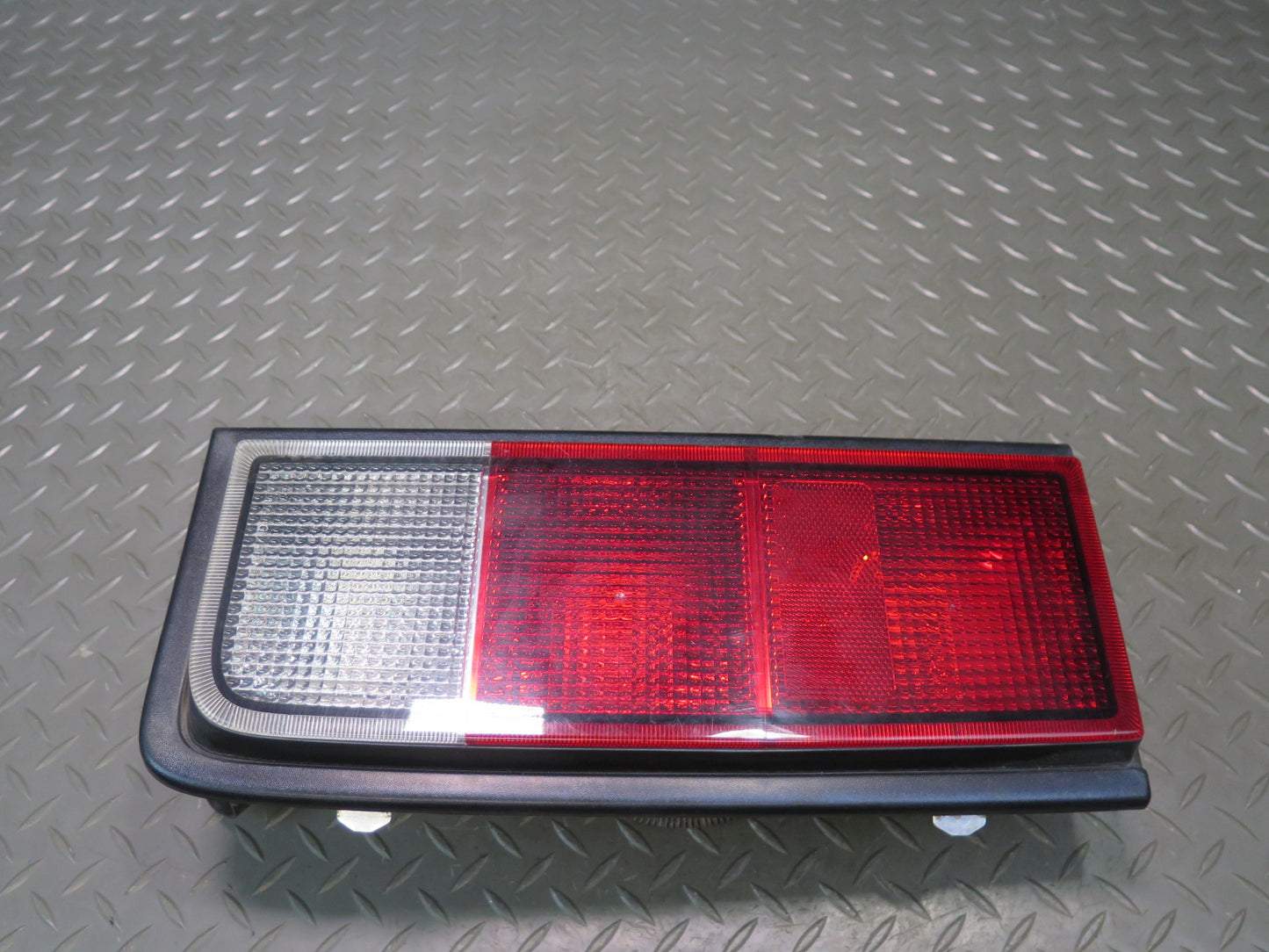 2005-2009 Hummer H2 Rear Left & Right Tail Light Lamp Set of 2