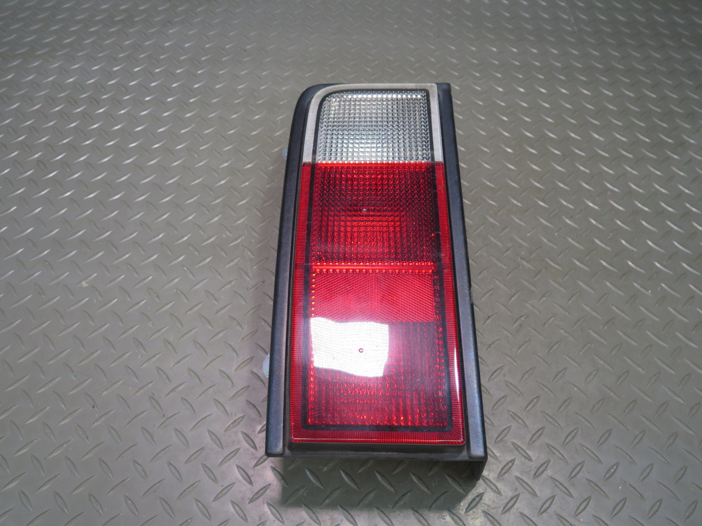 2005-2009 Hummer H2 Rear Left & Right Tail Light Lamp Set of 2