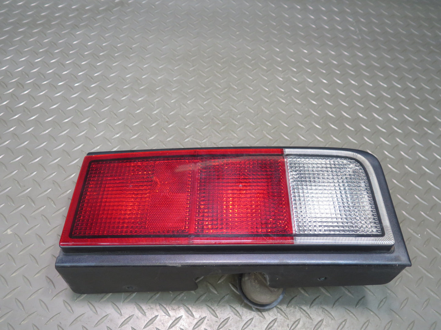 2005-2009 Hummer H2 Rear Left & Right Tail Light Lamp Set of 2