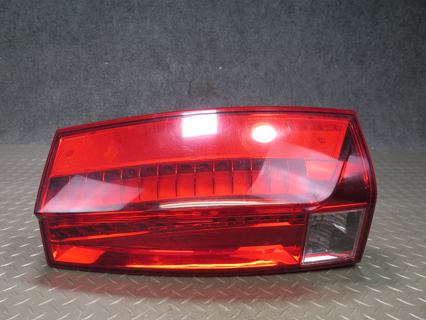 2007-2014 Cadillac Escalade Aftermarket Rear Left & Right Tail Light Lamp Set