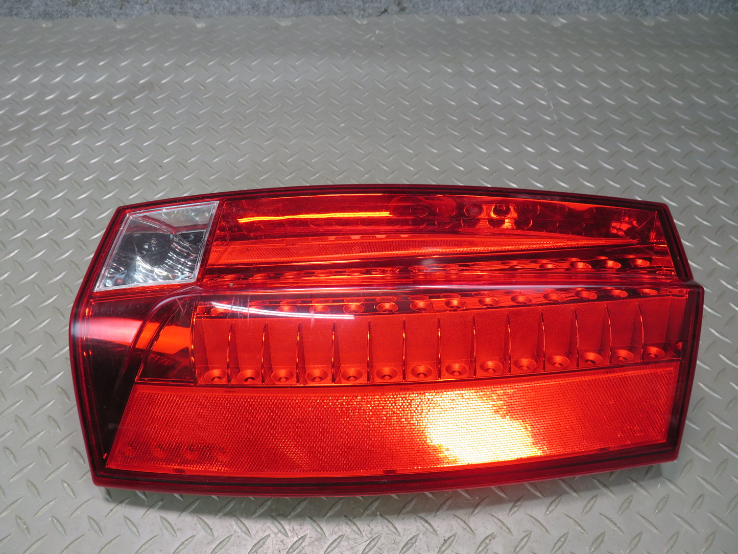 2007-2014 Cadillac Escalade Aftermarket Rear Left & Right Tail Light Lamp Set