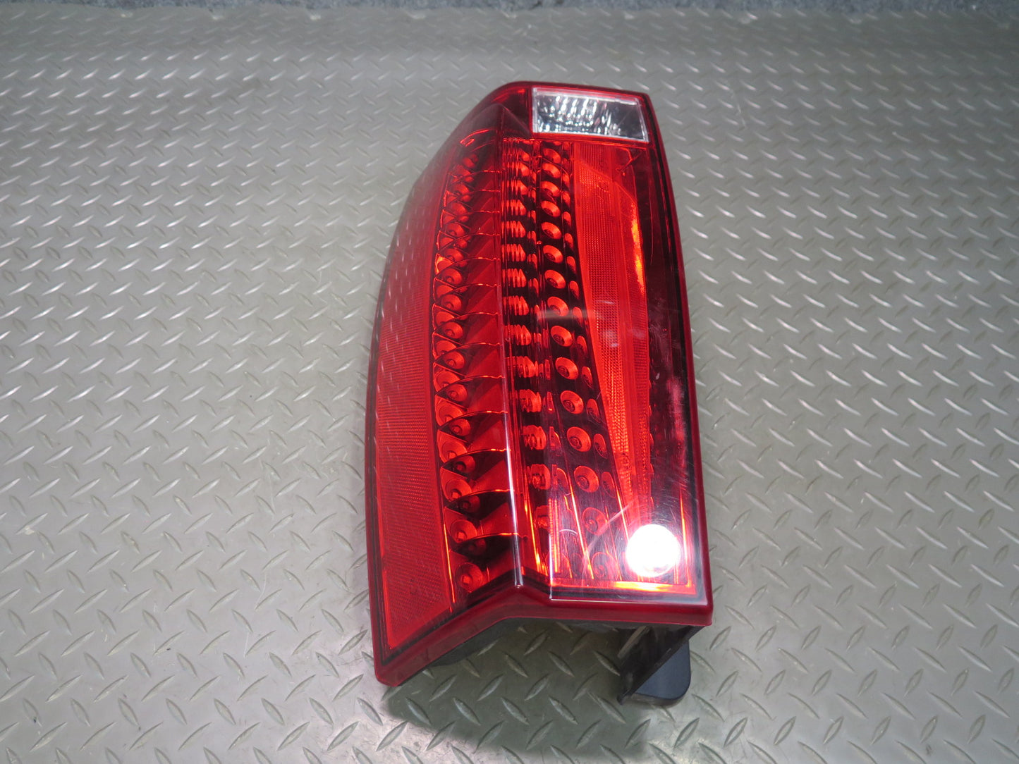 2007-2014 Cadillac Escalade Aftermarket Rear Left & Right Tail Light Lamp Set