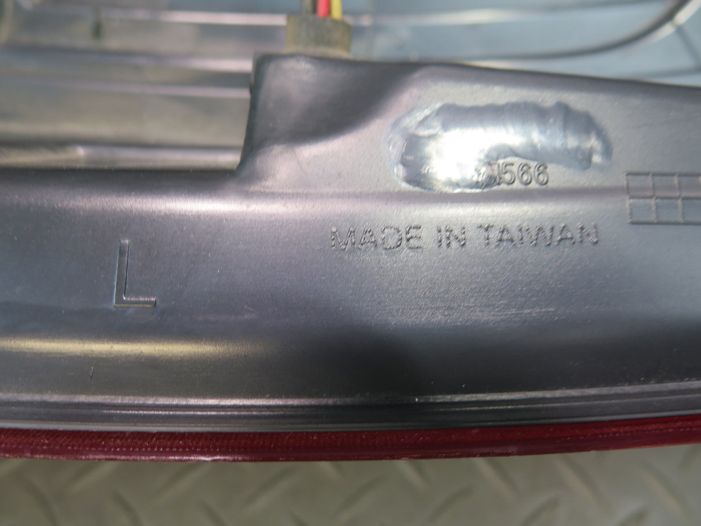 2007-2014 Cadillac Escalade Aftermarket Rear Left & Right Tail Light Lamp Set