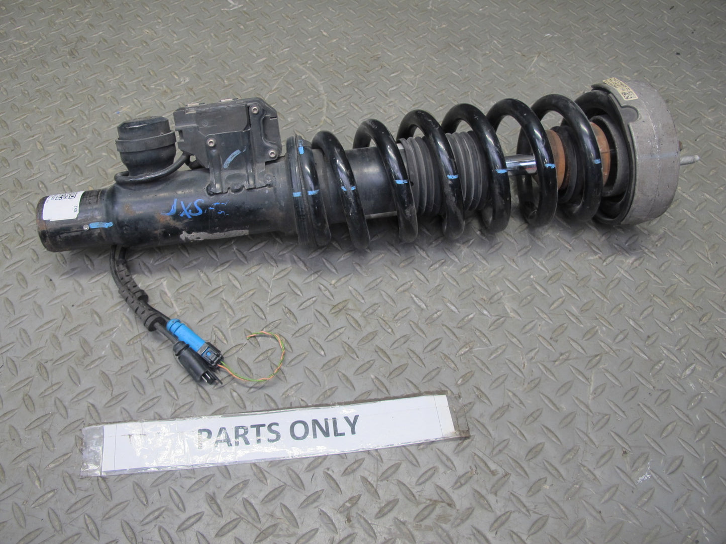 2010-2014 BMW E70 E71 X5M X6M Front Left VDC Strut Shock Absorber Damaged