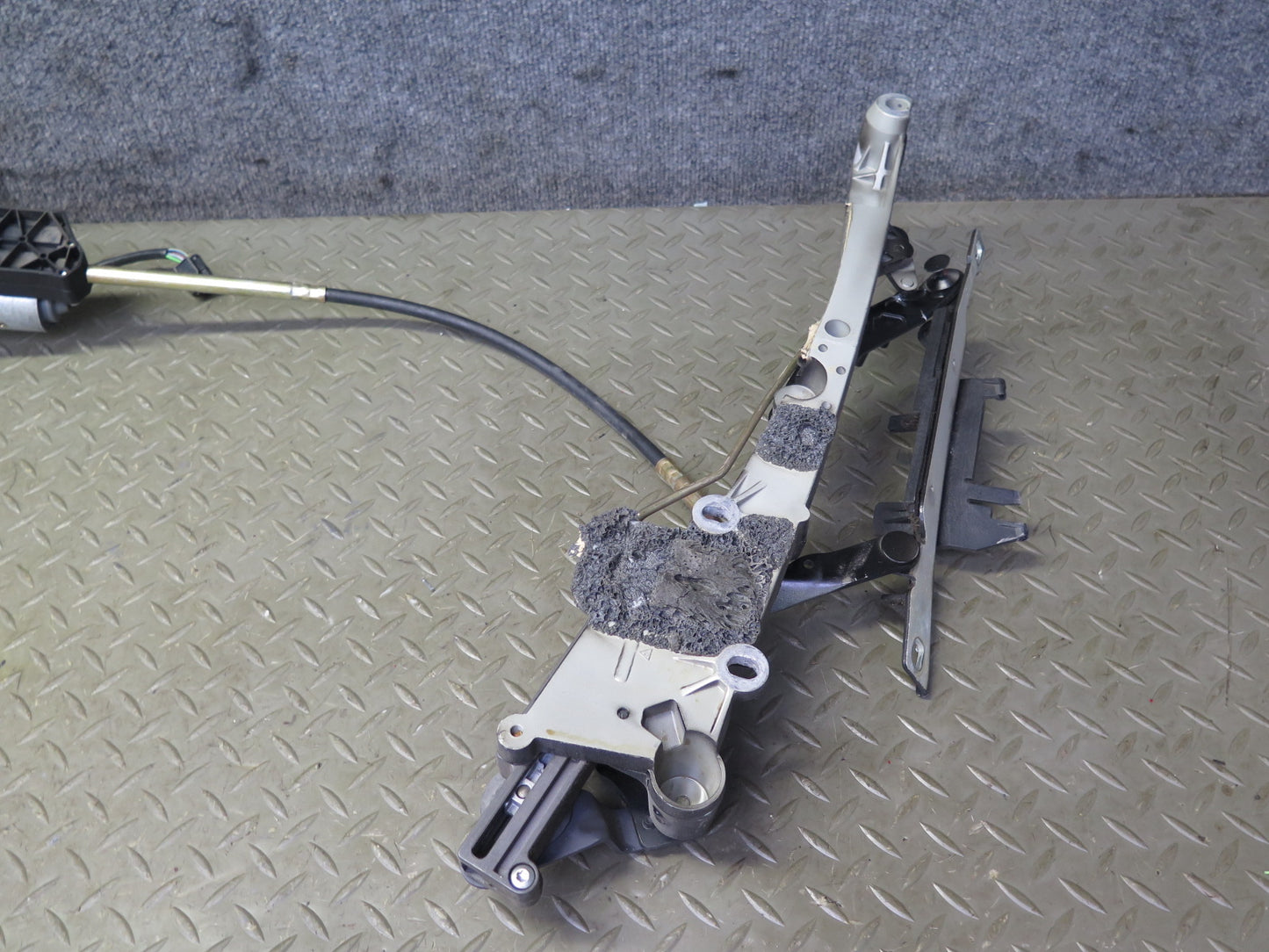 1999-2005 Porsche 911 996 Convertible TOP Roof Lock Latch Drive Motor w Hinges