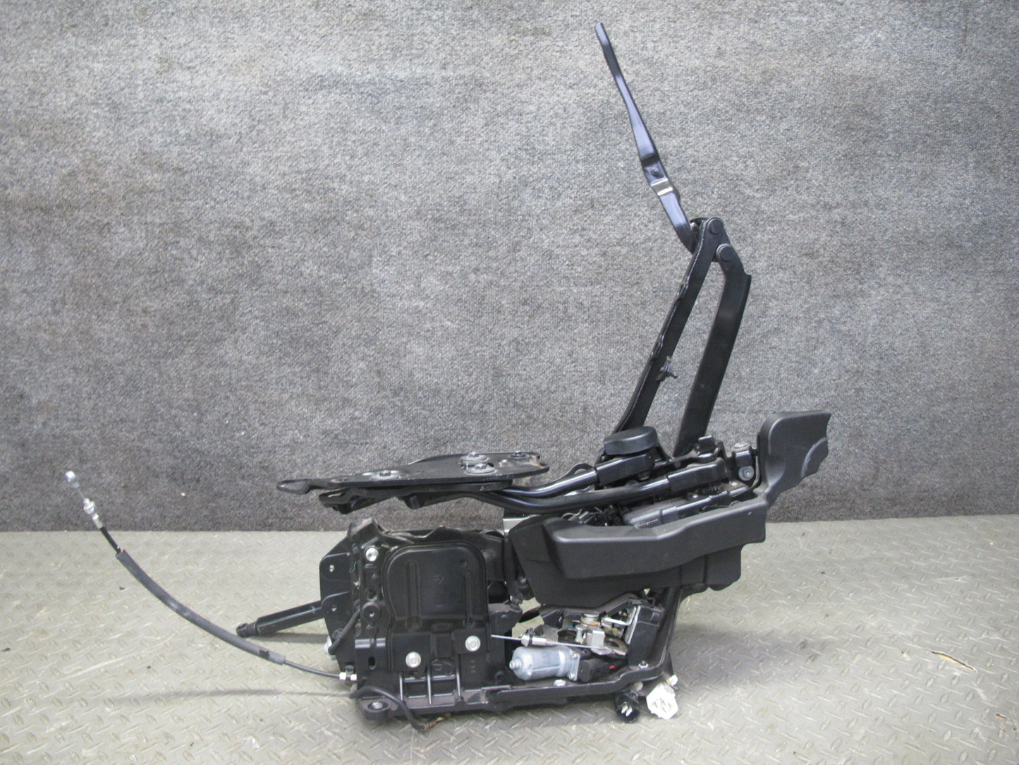 10-13 Lexus GSE20L IS350 IS250 Convertible Rear Left Trunk Lid Hinge w Motor OEM