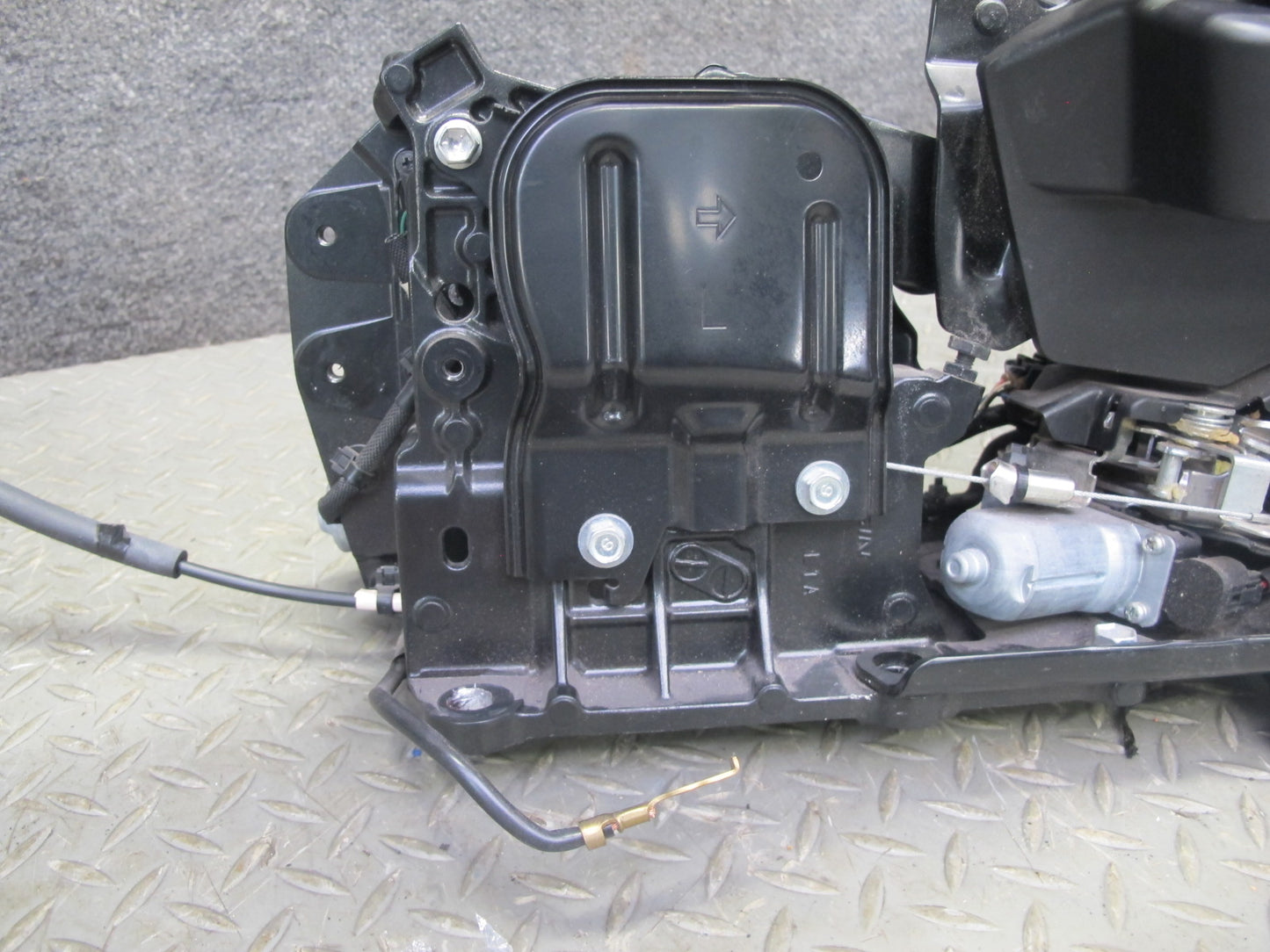 10-13 Lexus GSE20L IS350 IS250 Convertible Rear Left Trunk Lid Hinge w Motor OEM