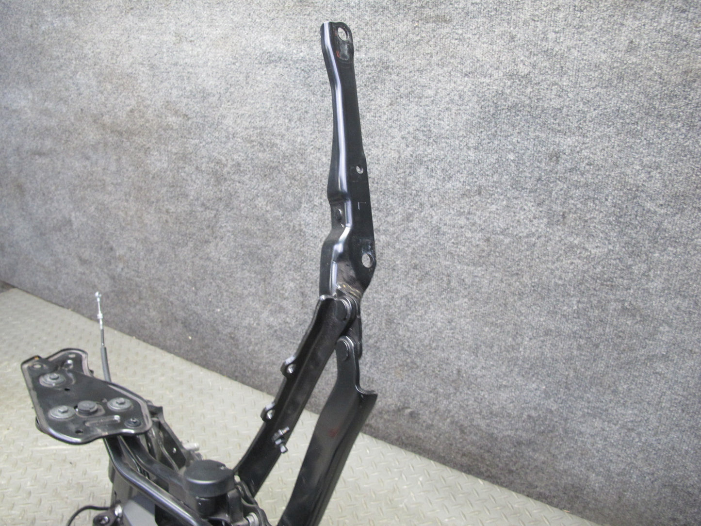 10-13 Lexus GSE20L IS350 IS250 Convertible Rear Left Trunk Lid Hinge w Motor OEM