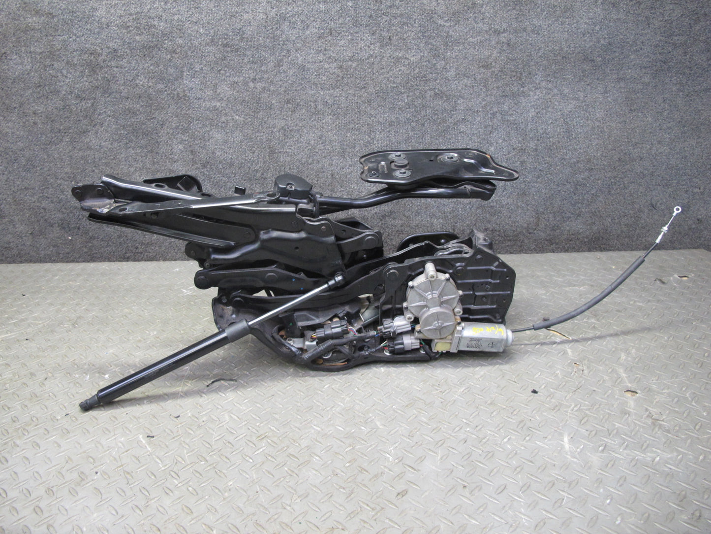 10-13 Lexus GSE20L IS350 IS250 Convertible Rear Left Trunk Lid Hinge w Motor OEM