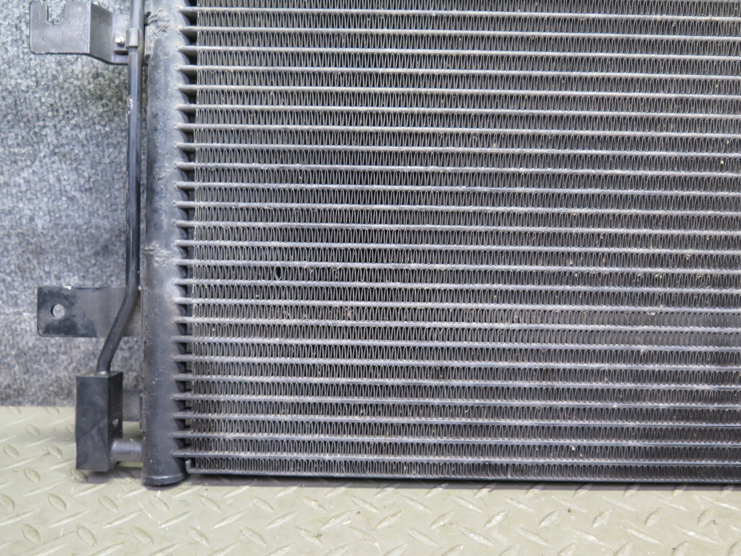 01-03 VW Eurovan T4 2.8L AXK Hvac A/C Air Condition Condenser 7D0820411 OEM