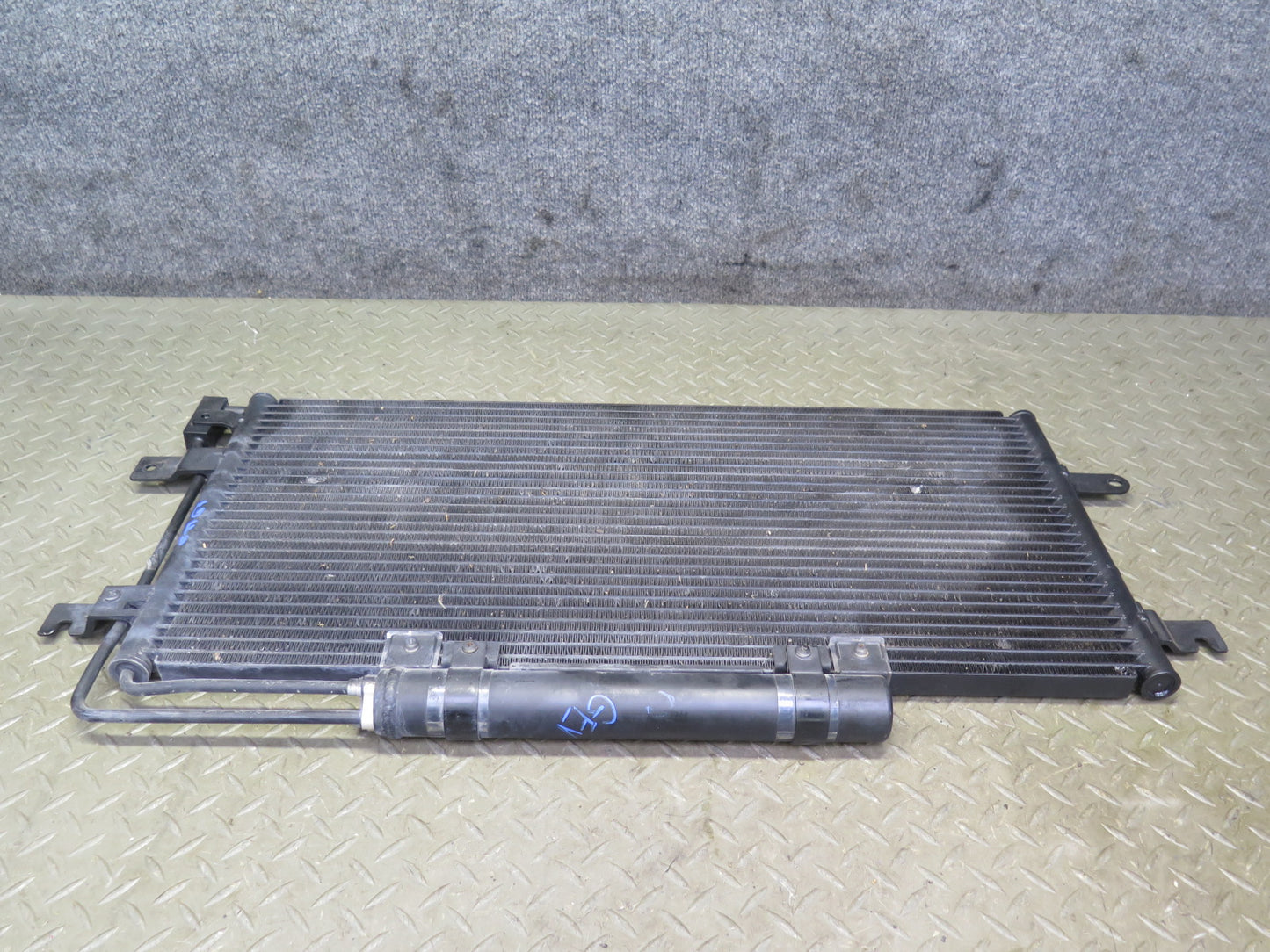 01-03 VW Eurovan T4 2.8L AXK Hvac A/C Air Condition Condenser 7D0820411 OEM
