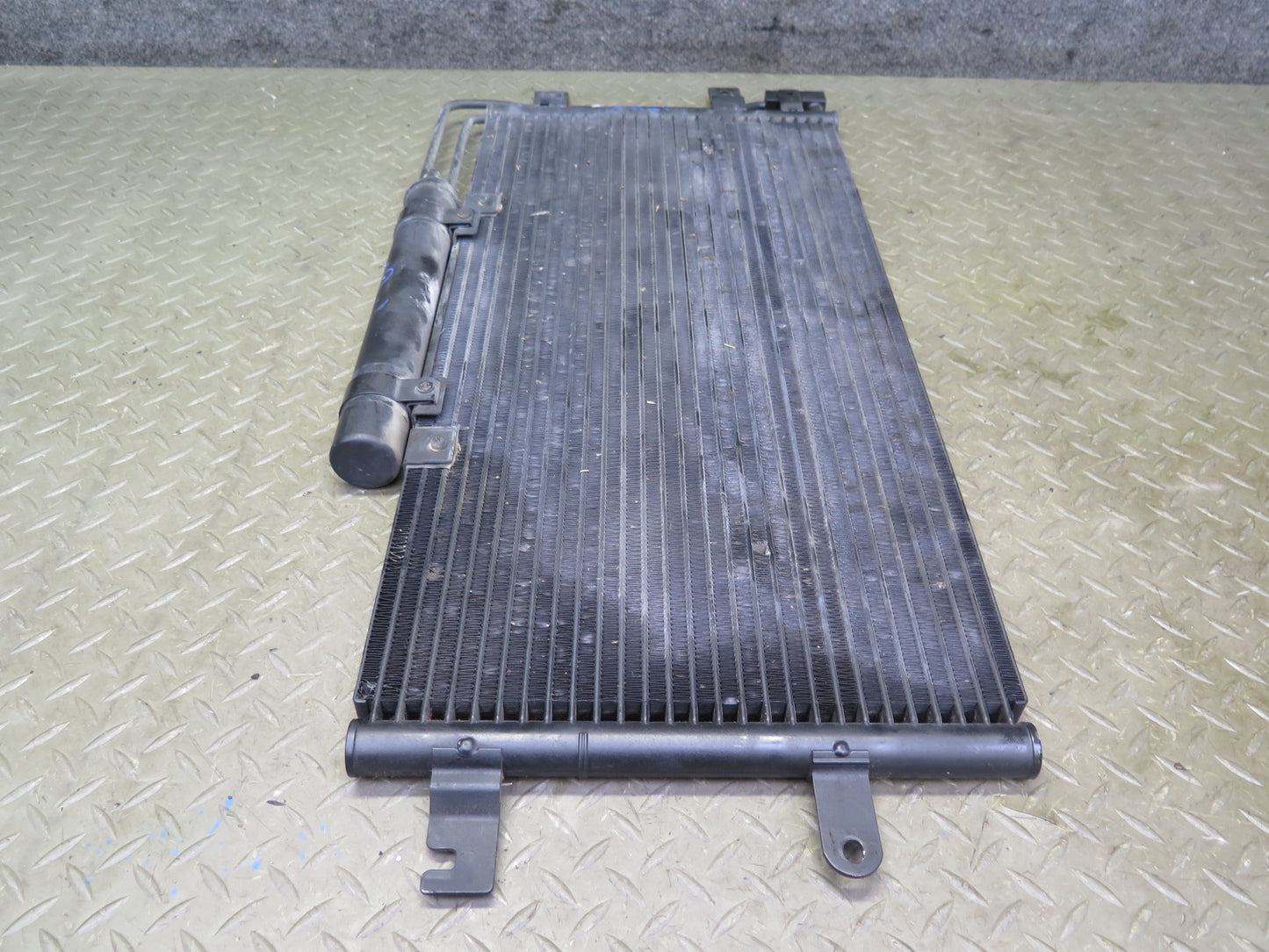 01-03 VW Eurovan T4 2.8L AXK Hvac A/C Air Condition Condenser 7D0820411 OEM