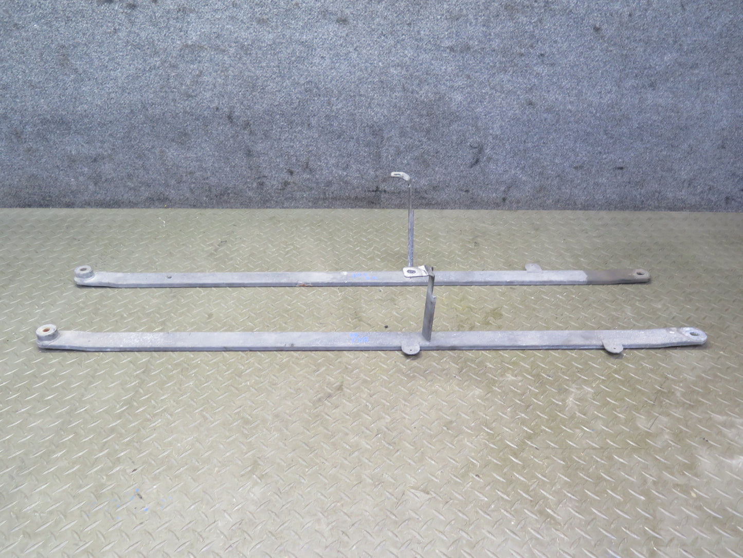 03-08 BMW E85 Z4 Set of 2 Rear Suspension Subframe Support Rail Bracket OEM