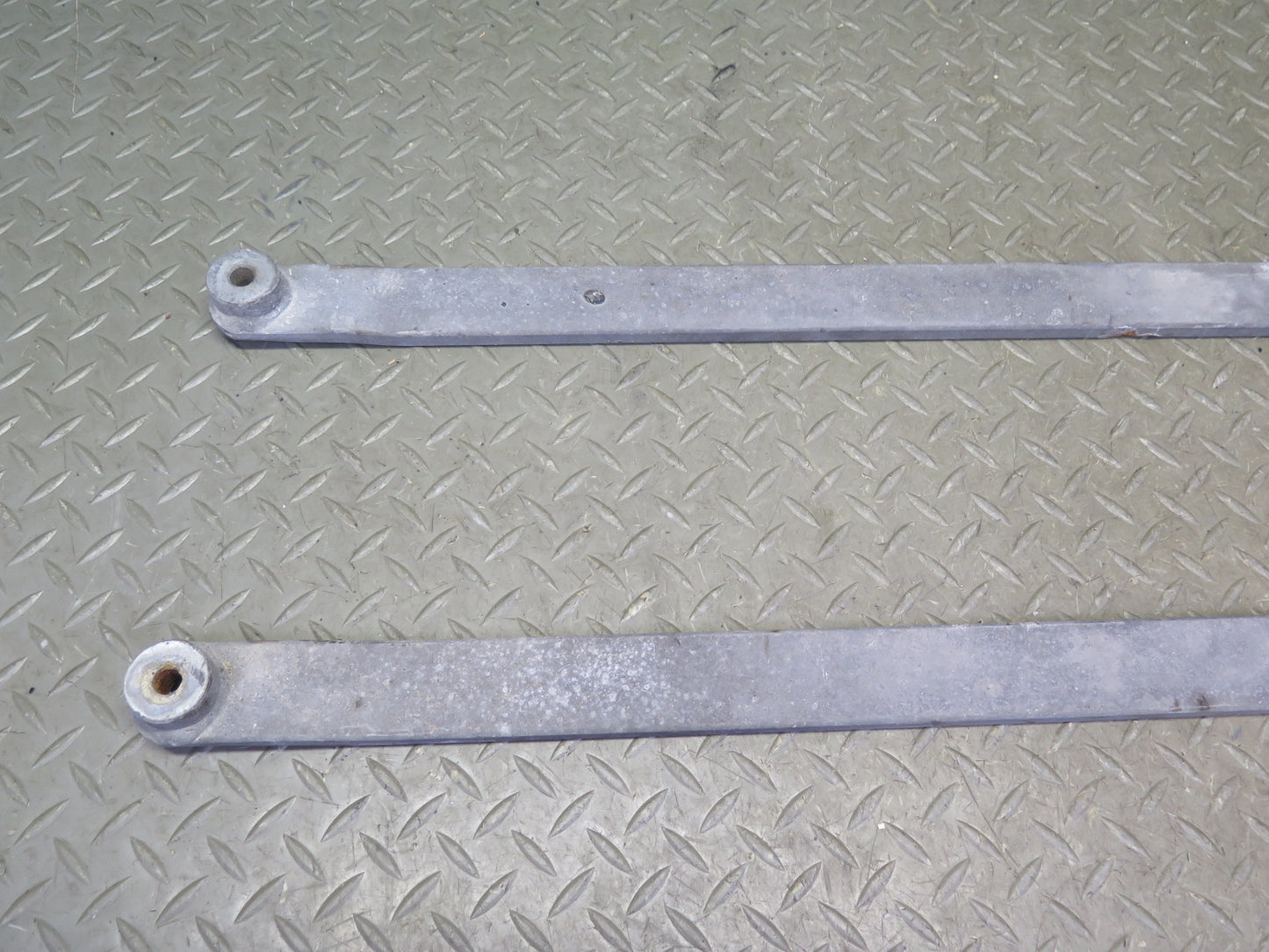 03-08 BMW E85 Z4 Set of 2 Rear Suspension Subframe Support Rail Bracket OEM