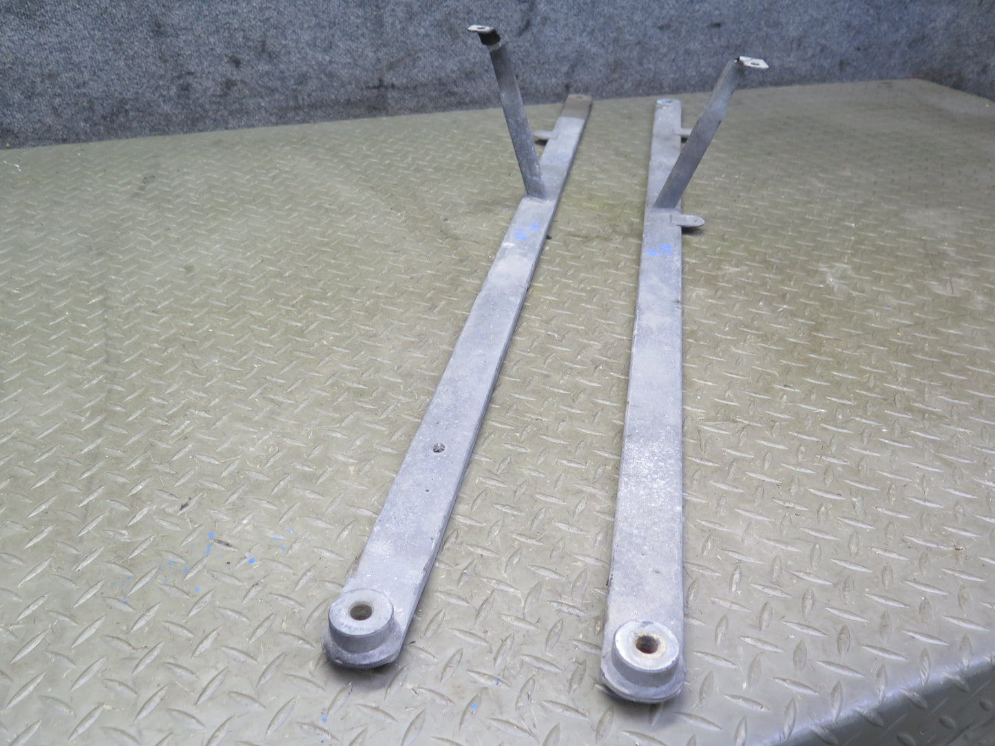 03-08 BMW E85 Z4 Set of 2 Rear Suspension Subframe Support Rail Bracket OEM