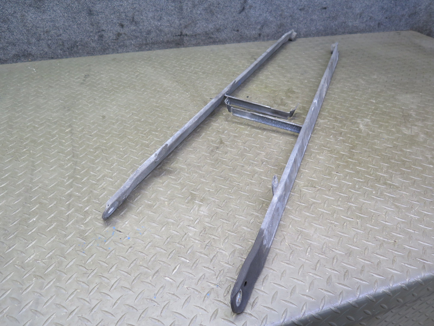 03-08 BMW E85 Z4 Set of 2 Rear Suspension Subframe Support Rail Bracket OEM