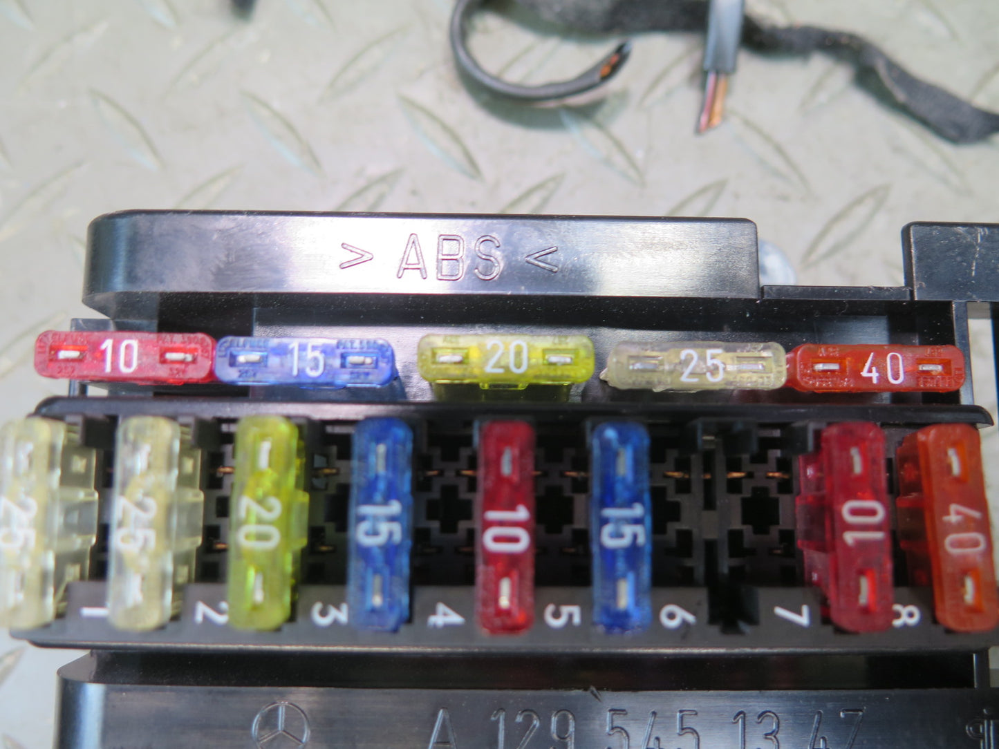 94-02 Mercedes R129 Sl-class Rear Trunk Fuse Relay Box Module 1295451347 OEM