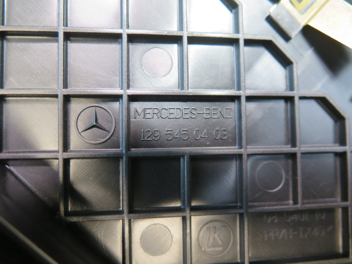 96-02 Mercedes R129 Sl-class Engine Bay Fuse Relay Box 1295450403 OEM