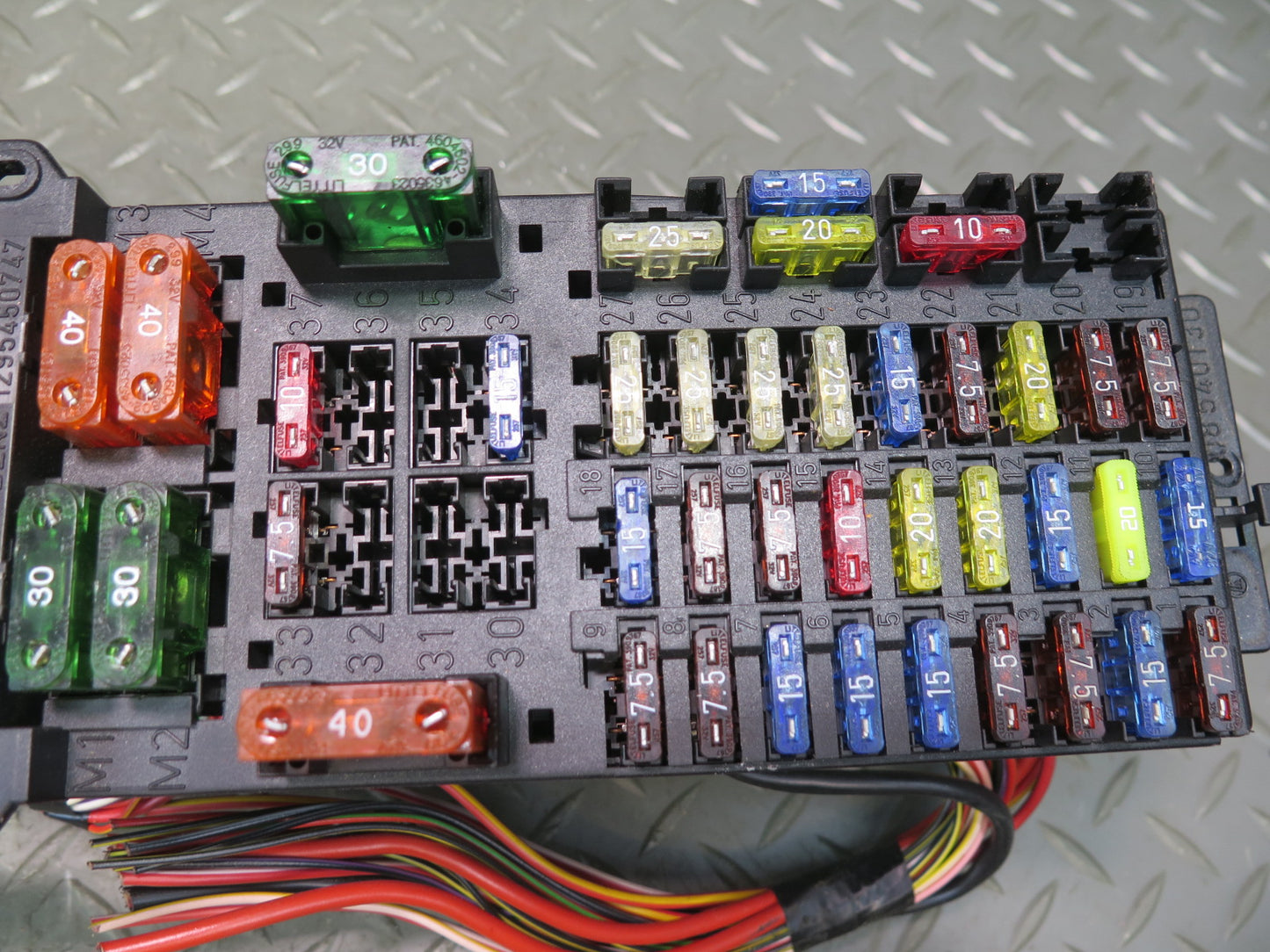 96-02 Mercedes R129 Sl-class Engine Bay Fuse Relay Box 1295450403 OEM