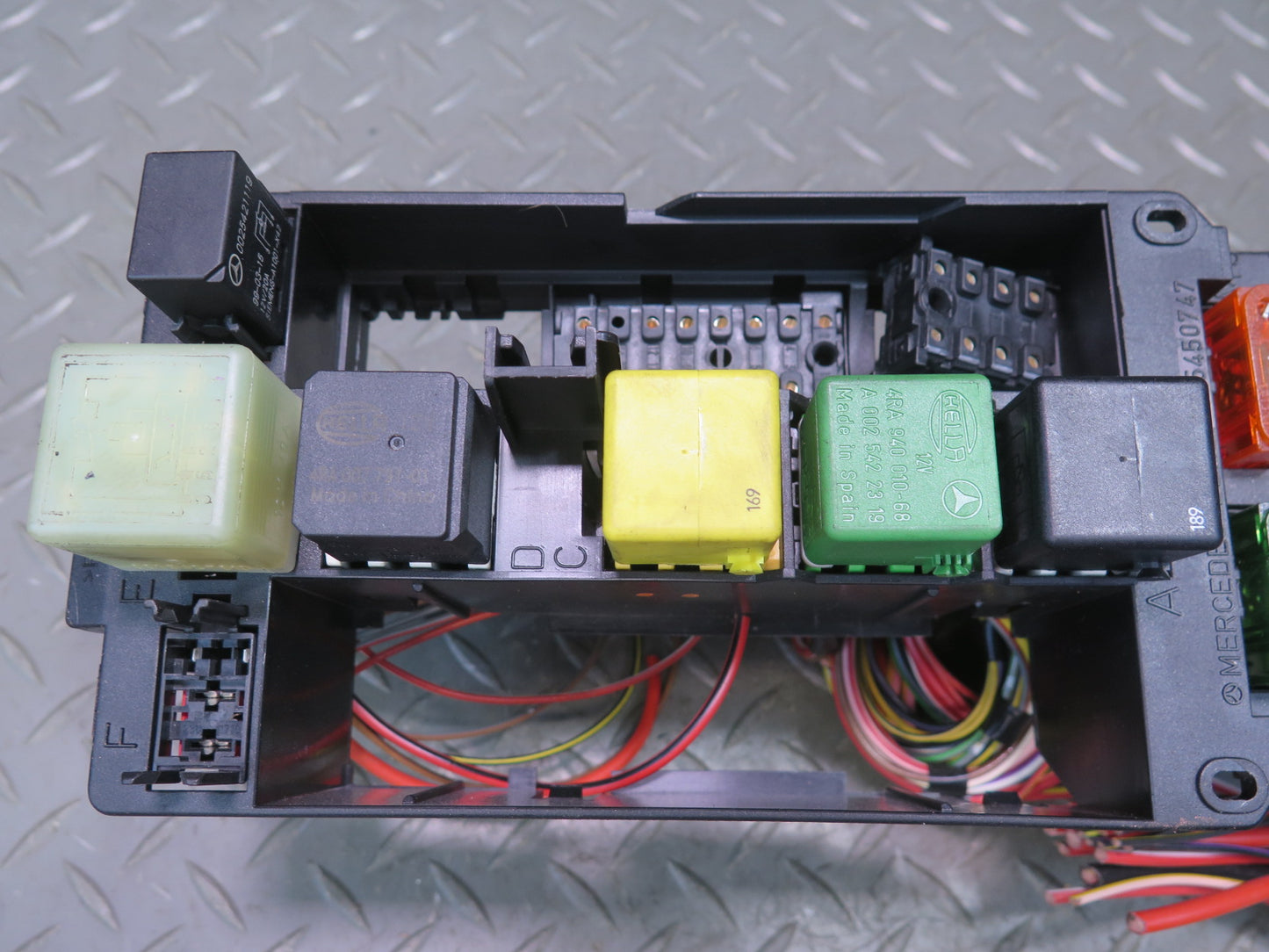 96-02 Mercedes R129 Sl-class Engine Bay Fuse Relay Box 1295450403 OEM