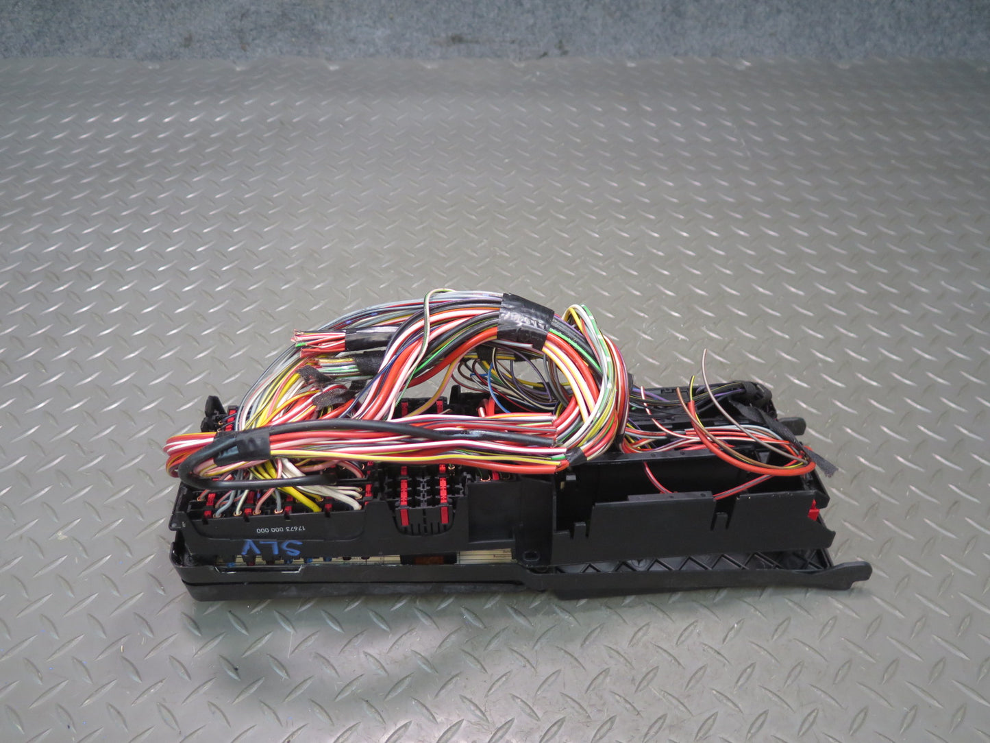 96-02 Mercedes R129 Sl-class Engine Bay Fuse Relay Box 1295450403 OEM