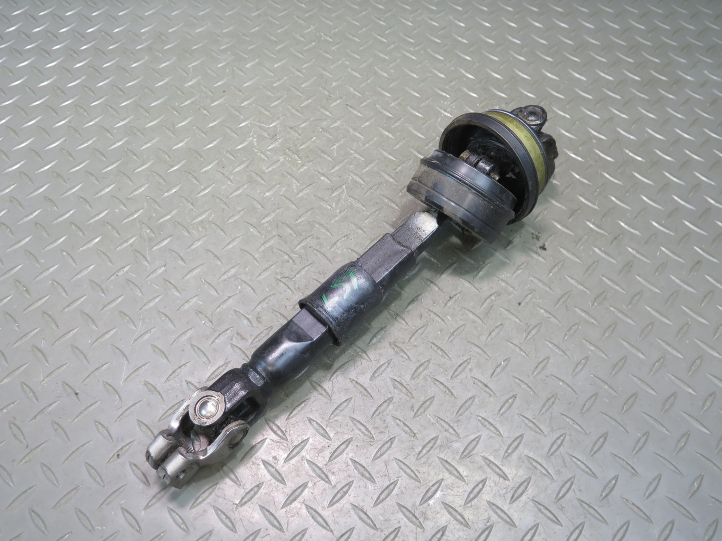 99-00 Lexus UCF20L LS400 Steering Column Intermediate Linkage U Joint Shaft OEM