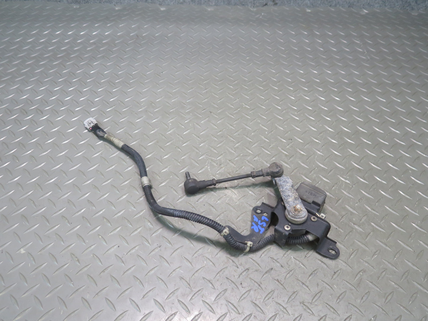 98-00 Lexus UCF20L LS400 Front Right Suspension Height Sensor Module OEM