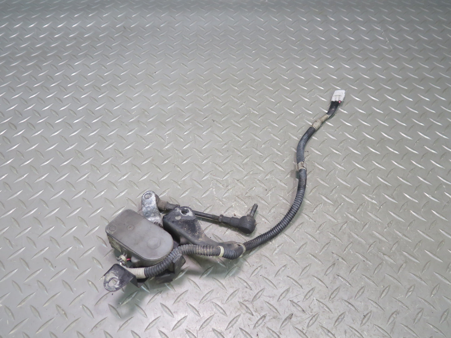 98-00 Lexus UCF20L LS400 Front Right Suspension Height Sensor Module OEM